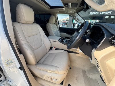 صورة 44 لـ 2025 Toyota LAND CRUISER 300