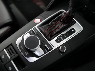 صورة 51 لـ 2018 AUDI RS3 SPORTBACK