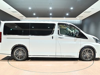 صورة 10 لـ 2023 Toyota GRAND ACE