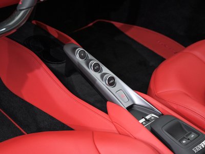 صورة 27 لـ 2021 Ferrari F8 SPIDER