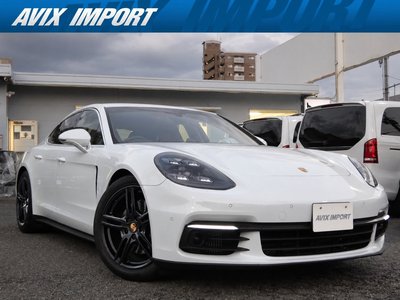 2019 Porsche PANAMERA photo 1