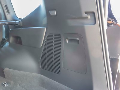 2025 Toyota LAND CRUISER 300 thumbnail 75