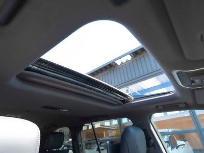 2025 Toyota LAND CRUISER 300 photo 10