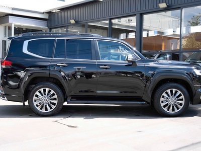 2025 Toyota LAND CRUISER 300 thumbnail 29