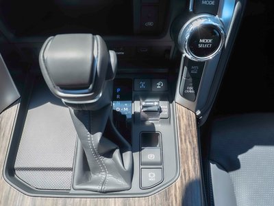 2025 Toyota LAND CRUISER 300 thumbnail 49