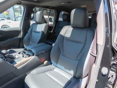 2025 Toyota LAND CRUISER 300 thumbnail 18