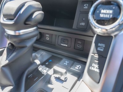 2025 Toyota LAND CRUISER 300 thumbnail 48