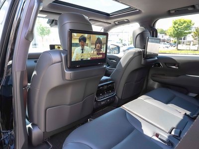 2025 Toyota LAND CRUISER 300 thumbnail 65
