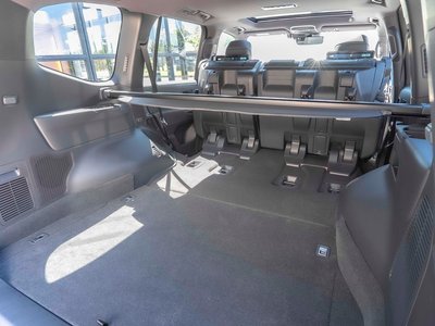 2025 Toyota LAND CRUISER 300 thumbnail 78
