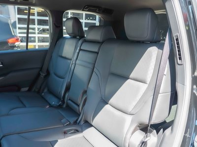 2025 Toyota LAND CRUISER 300 thumbnail 19