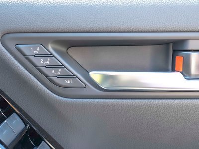 2025 Toyota LAND CRUISER 300 thumbnail 51