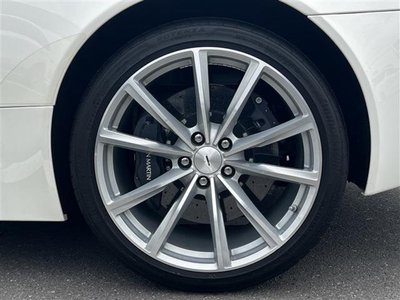 2016 Aston Martin DB9 缩略图 31