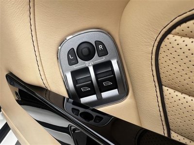 2016 Aston Martin DB9 缩略图 33