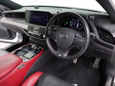 صورة 14 لـ 2021 Lexus LS