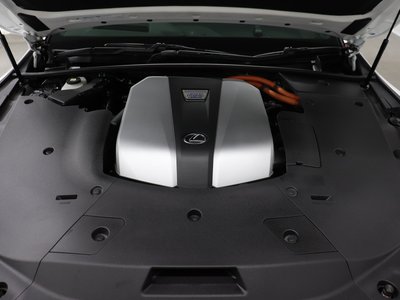 صورة 24 لـ 2021 Lexus LS