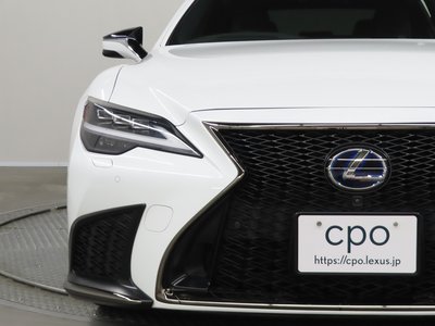 صورة 8 لـ 2021 Lexus LS