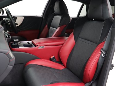 صورة 17 لـ 2021 Lexus LS