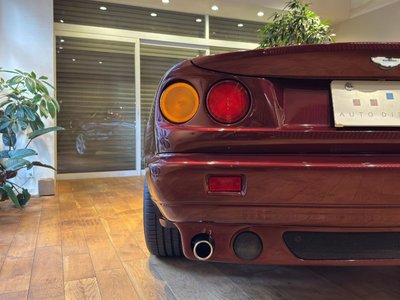 صورة مصغرة 10 لـ 1997 Aston Martin V8