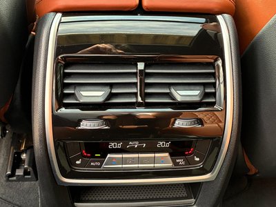 2021 BMW X7 — миниатюра 25
