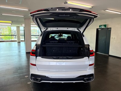 2025 BMW X7 thumbnail 23