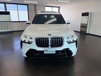 2025 BMW X7 photo 3