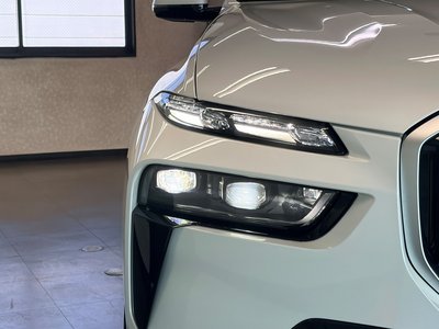 2025 BMW X7 thumbnail 17