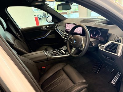 2025 BMW X7 thumbnail 36
