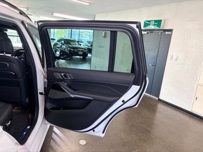 2025 BMW X7 thumbnail 31