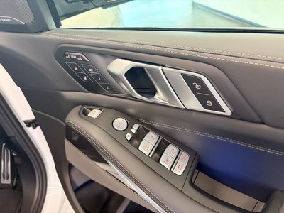 2025 BMW X7 thumbnail 35