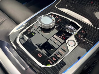 2025 BMW X7 thumbnail 49