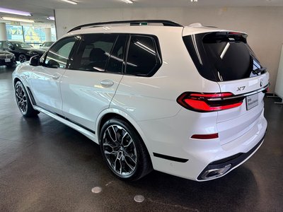 2025 BMW X7 photo 8