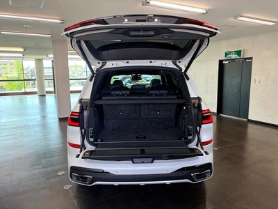 2025 BMW X7 thumbnail 24