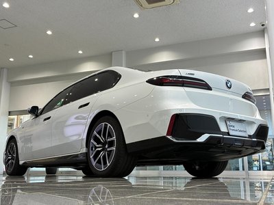 2024 BMW 7 SERIES photo 7