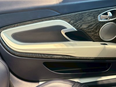 صورة 23 لـ 2021 Aston Martin DB11 VOLANTE