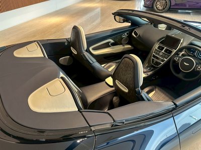 صورة 22 لـ 2021 Aston Martin DB11 VOLANTE