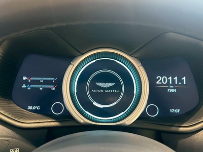 صورة 17 لـ 2021 Aston Martin DB11 VOLANTE