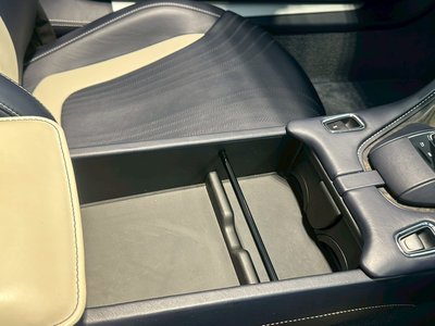 صورة 20 لـ 2021 Aston Martin DB11 VOLANTE