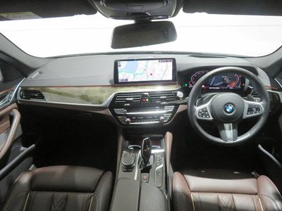 2021 BMW 5 SERIES TOURING 照片 4