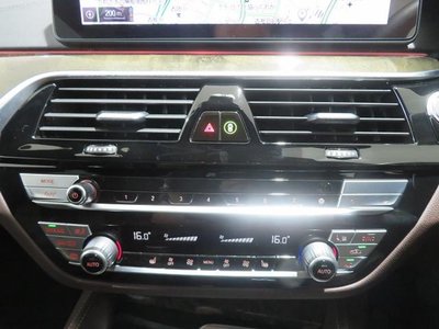2021 BMW 5 SERIES TOURING 照片 25