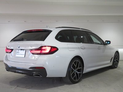 2021 BMW 5 SERIES TOURING 照片 2