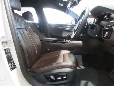 2021 BMW 5 SERIES TOURING 照片 6
