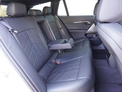 2026 BMW 5 SERIES TOURING thumbnail 31