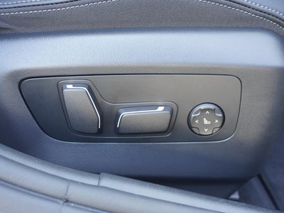 2026 BMW 5 SERIES TOURING thumbnail 30