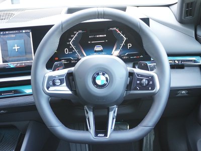 2026 BMW 5 SERIES TOURING photo 9