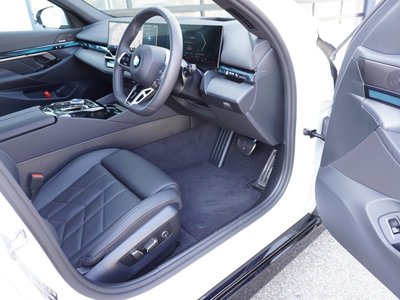 2026 BMW 5 SERIES TOURING thumbnail 26