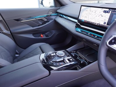 2026 BMW 5 SERIES TOURING thumbnail 25