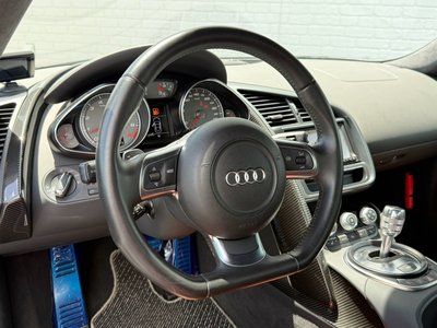 صورة 38 لـ 2009 AUDI R8
