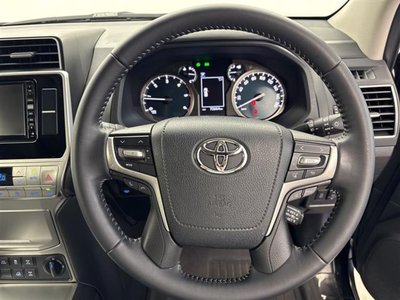 2019 Toyota LAND CRUISER PRADO — миниатюра 6