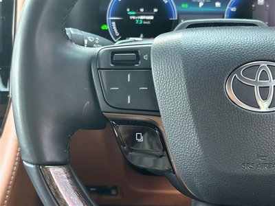 صورة 13 لـ 2025 Toyota VELLFIRE
