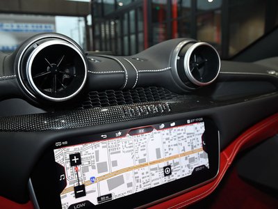 صورة مصغرة 32 لـ 2019 Ferrari PORTOFINO